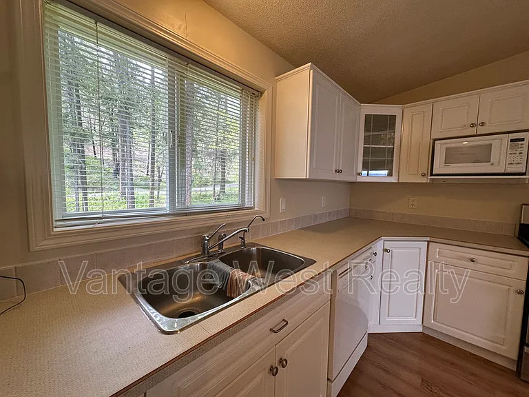 9481 Winchester Rd — Photo 8