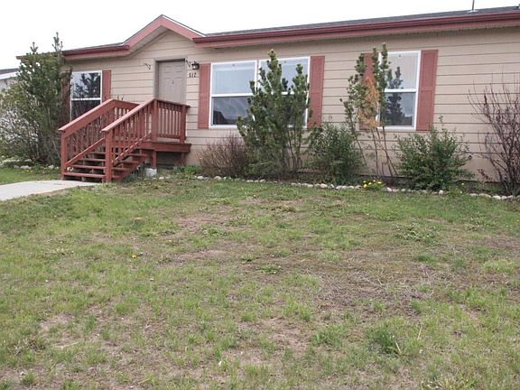 3rd image of 512 E Spruce Dr