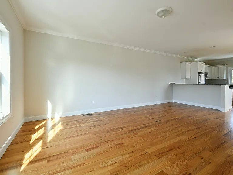 446 New Haven Ave #A — Photo 7