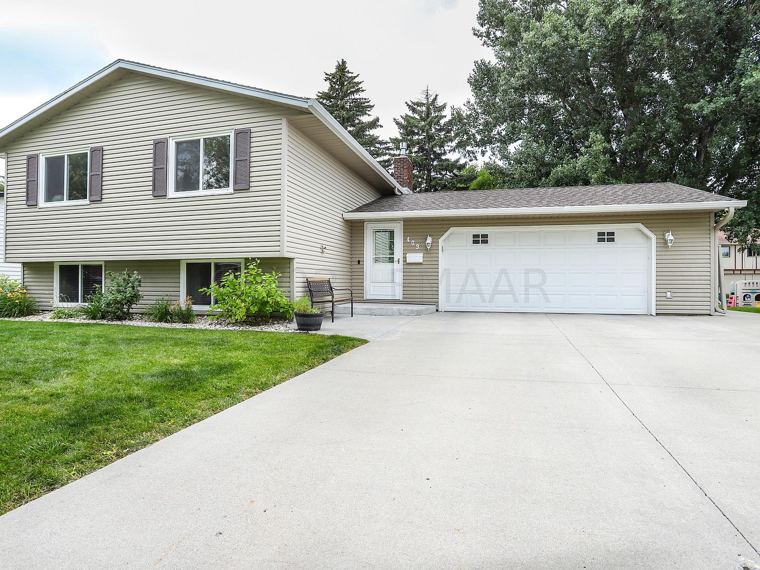 409 Oak Way, Moorhead, MN 56560 Zillow