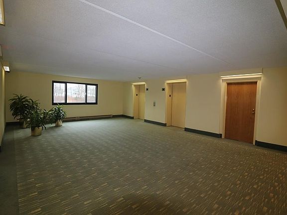 5th image of 200 Cove Way Unit 403