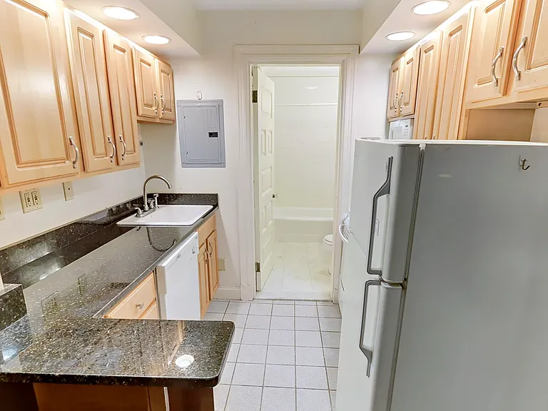 377 Commonwealth Ave — Photo 7