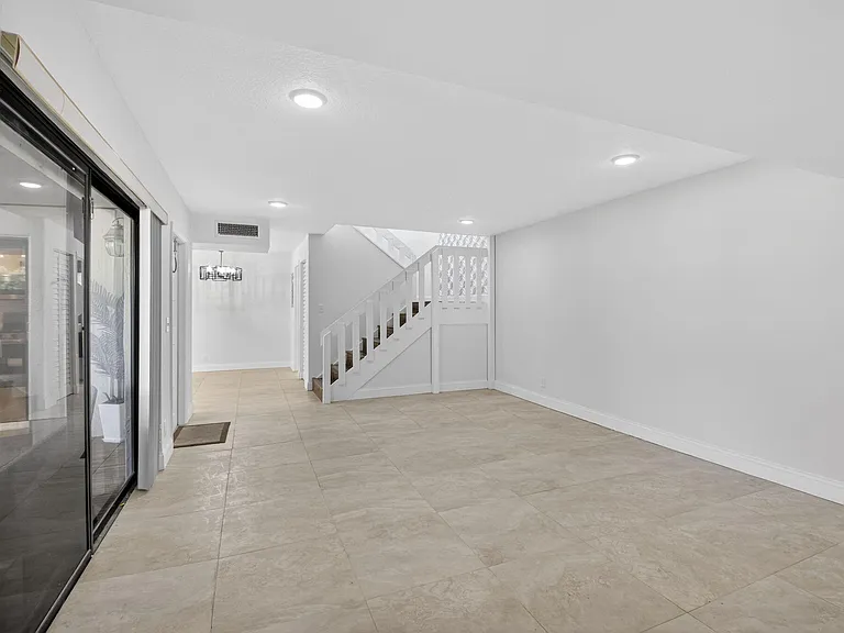 717 NW 29th Ave #B — Photo 9