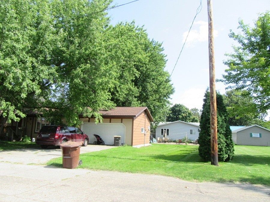 2nd image of 314 2nd Ave NW