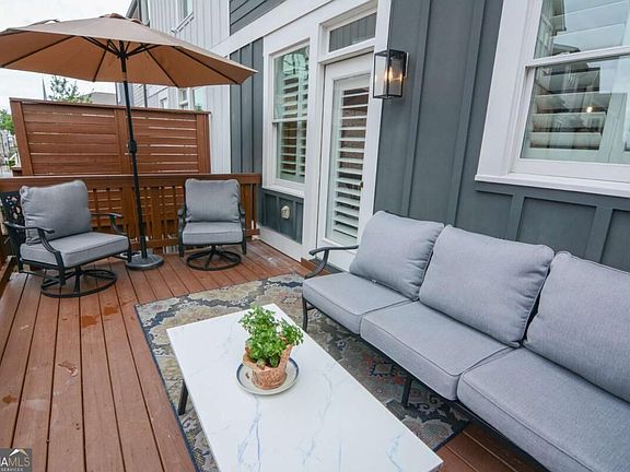 5th image of 370 Thrasher St #4