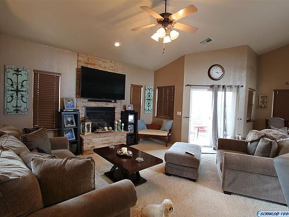 4th image of 805 Comanche St