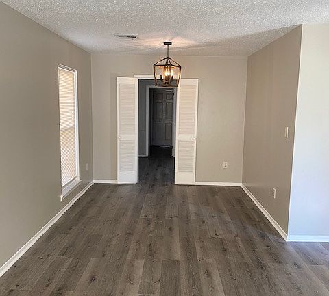 4th image of 5725 Belleau Dr