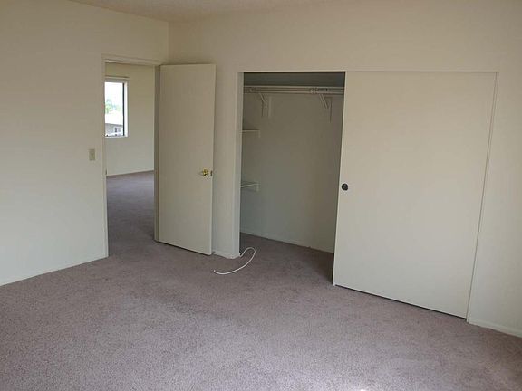 4th image of 14032 Cordary Ave APT 1
