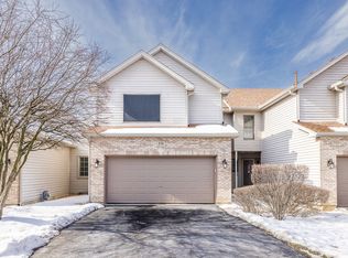 114 Fawn Ln, Elgin, IL 60120