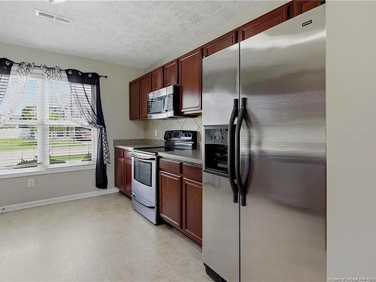 142 Collinwood Dr — Photo 11
