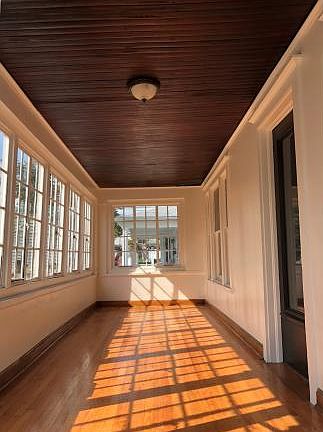 4th image of 154 Crary Ave