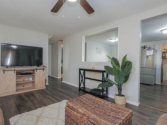 5th image of 138 Hobart Ave