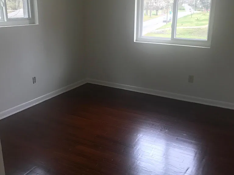 1098 Jolly Ave — Photo 1