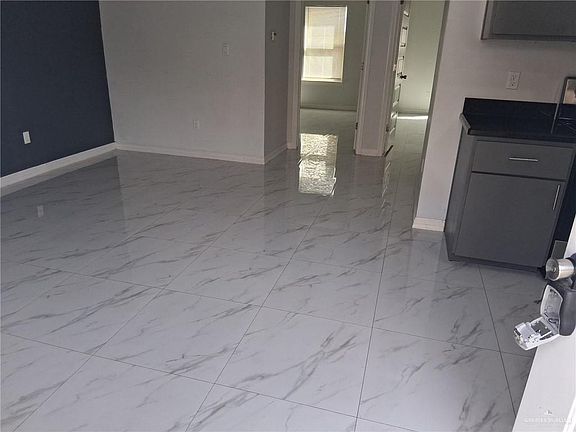 3rd image of 422 W Chavez St #4