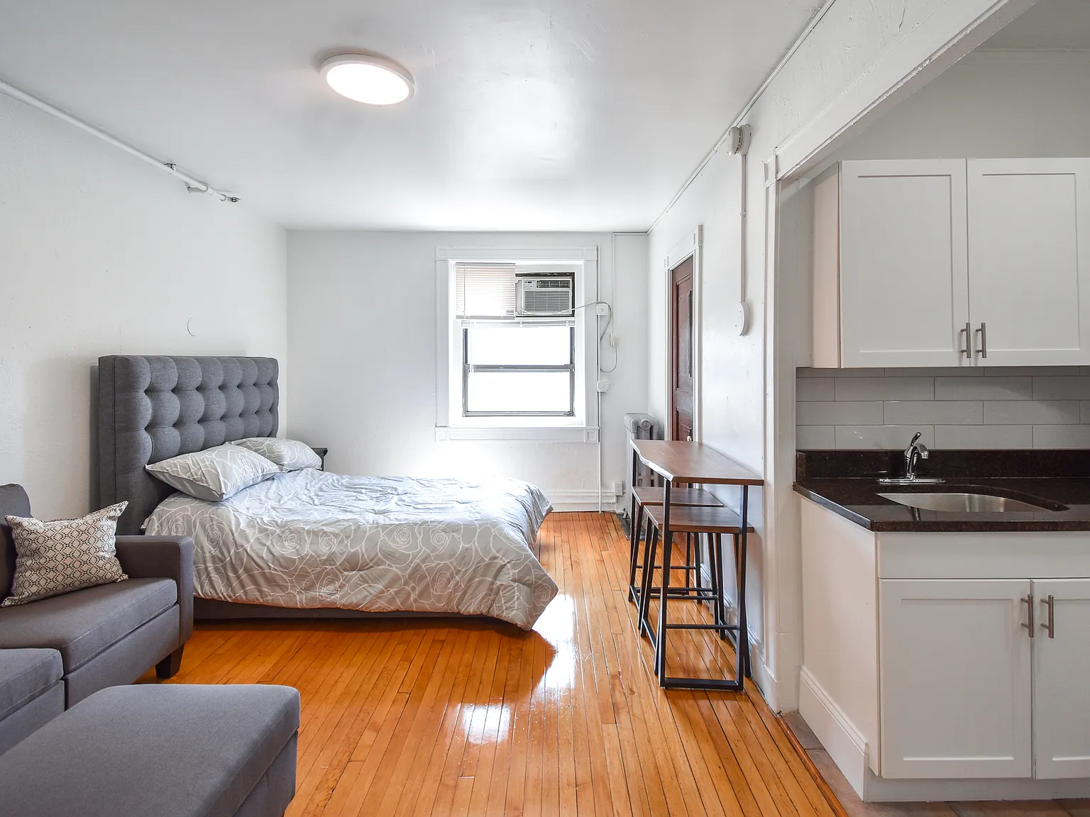 Studio, 450 sqft, $2,400 — Photo 2