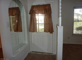 617 Bethune Dr, Virginia Beach, VA 23452