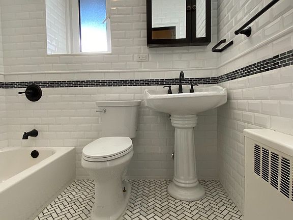 4th image of 155 Beacon Hill Dr APT 3