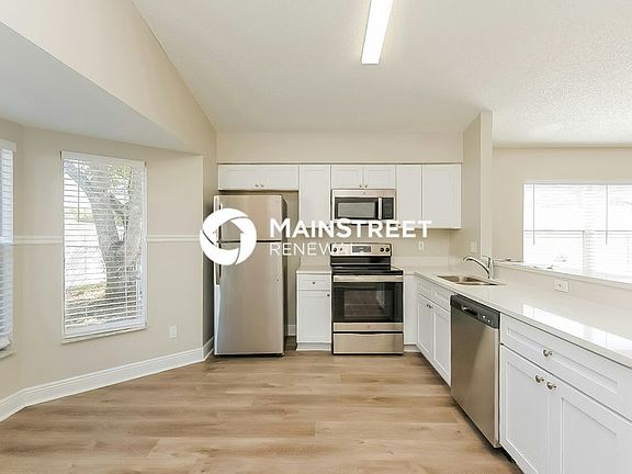 4th image of 10220 Flagship Ave