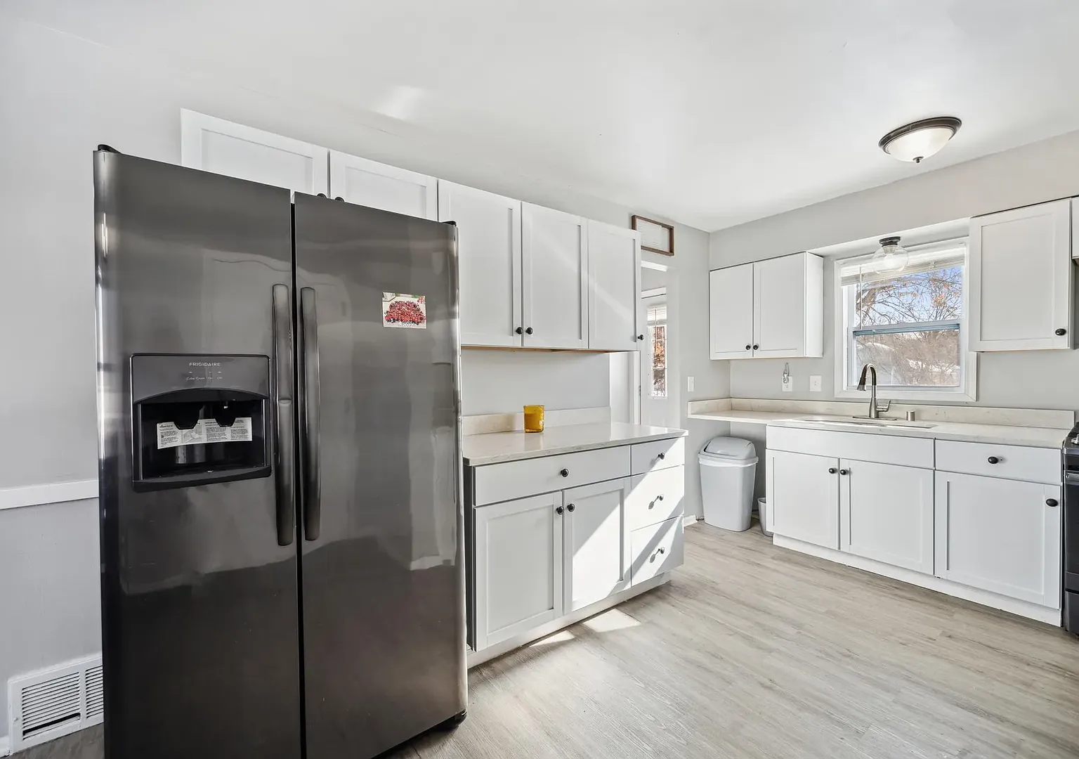 Updated 4 Bed Blaine Home W/ Finished Basement, Large Yard, & Attached Garage — Photo 2