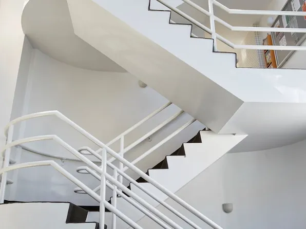 2000 Broadway image 11 of 15