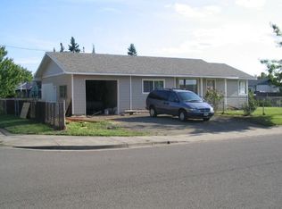 2439 J St, Springfield, OR 97477