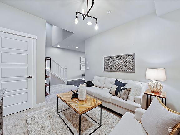 5th image of 34424 SE Hall Street