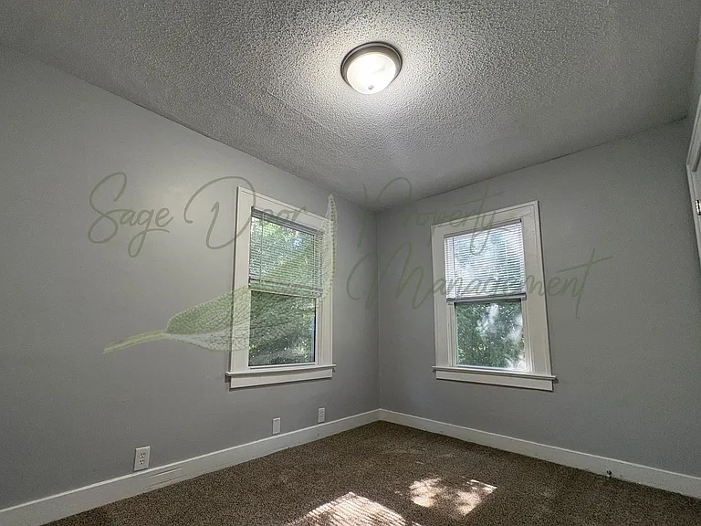 303 N Huttig Ave — Photo 9
