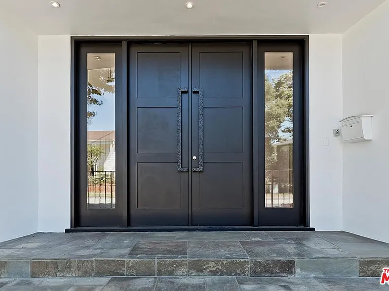 2890 Forrester Dr — Photo 4