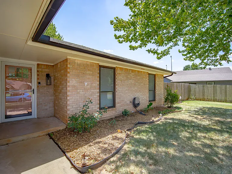 630 S Heights Dr — Photo 20