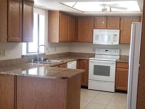 5th image of 1689 Peachblossom Dr