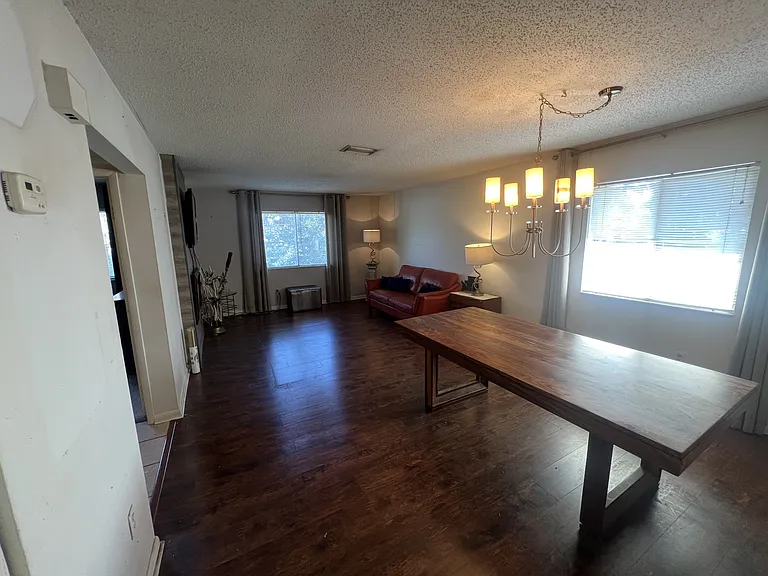 136 Country Club Dr #D — Photo 5