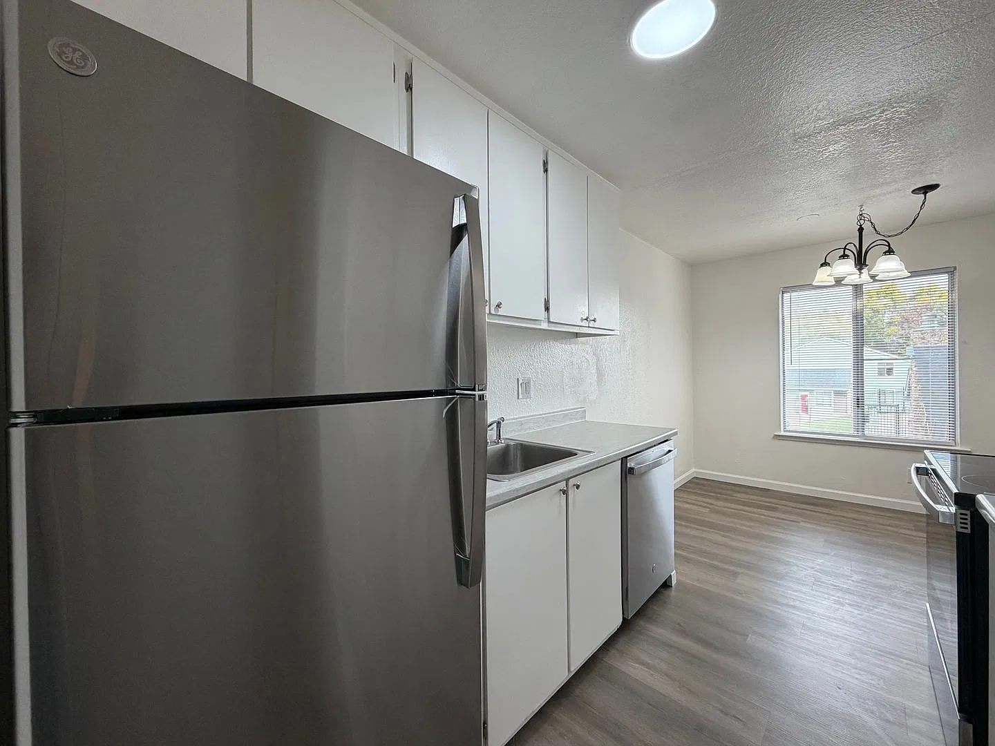 1 Bedroom 1 Bath Peckham Gardens Apartment - Reno — Photo 4