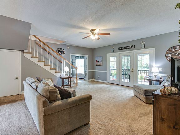 5th image of 105 Stowers Ln