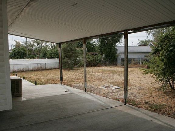 3rd image of 3056 S Dennis Cir
