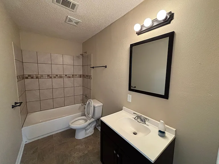 28 Hiland Pl #A — Photo 11