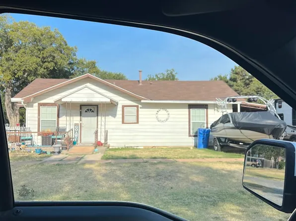 602 S 3rd St, Cache, OK 73527