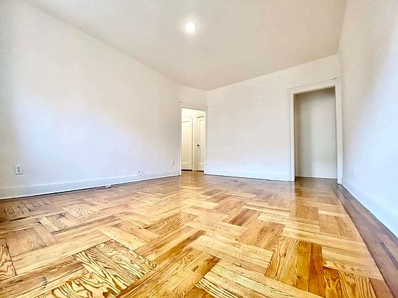 2nd image of 62-64 Saunders St APT L3