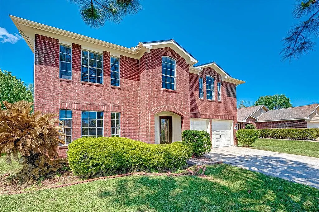 4 bed, 2697 sqft, $2,600 — Photo 2