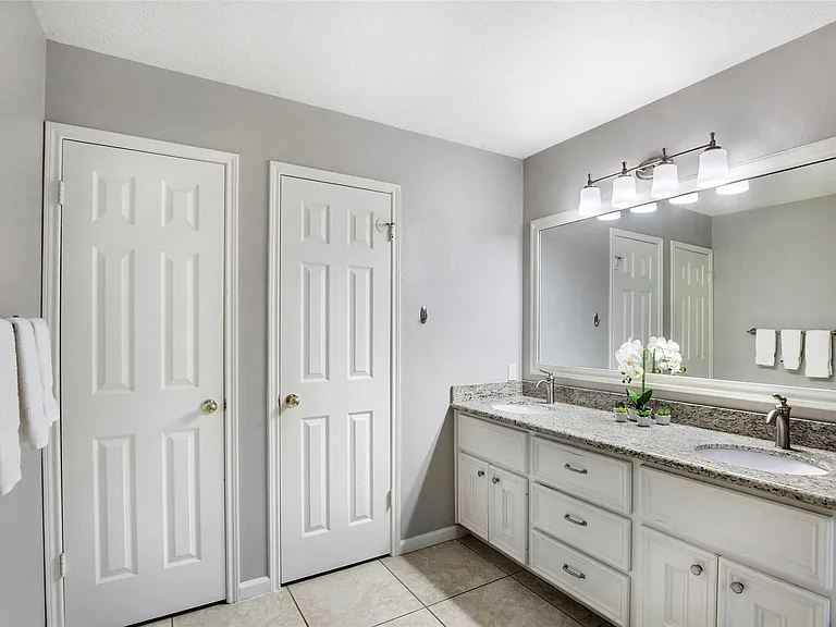 98 S Village Knoll Cir — Photo 15