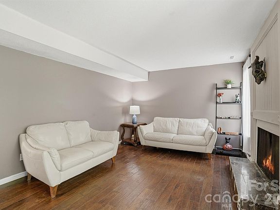 5th image of 8338 Cricket Lake Dr