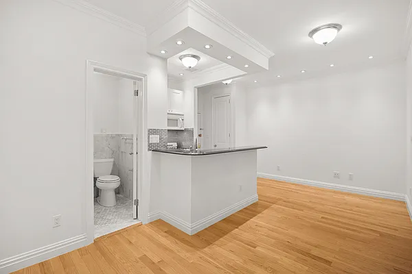 Rented by Cooper & Cooper Real Estate | media 10