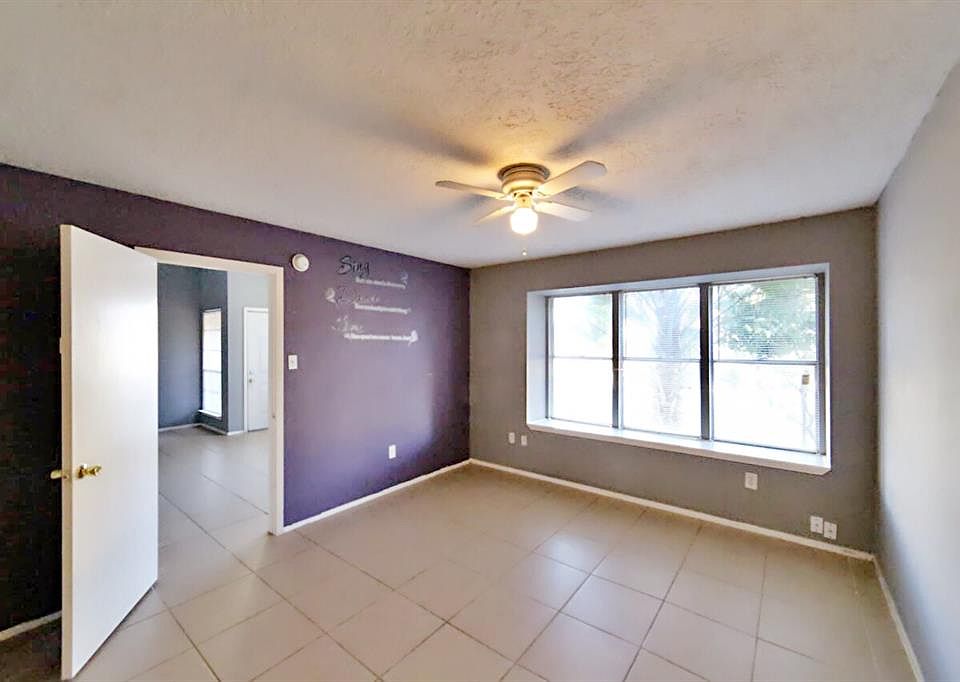 1st image of 19315 Plantain Dr