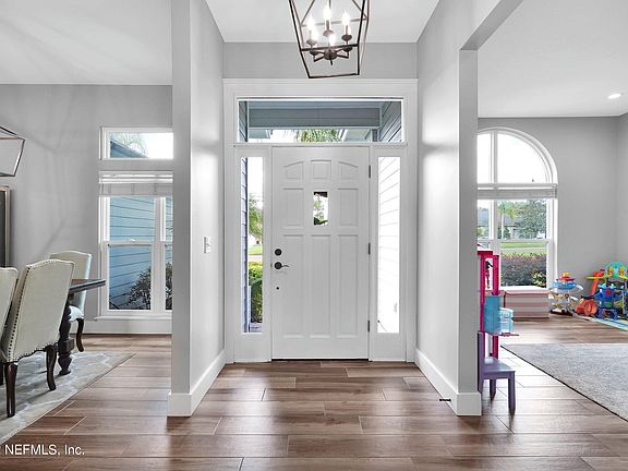 5th image of 1834 EVANS Drive S