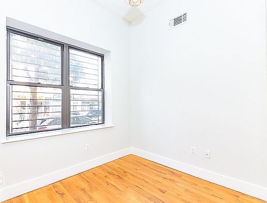 2nd image of 186 Wilson Ave #3T