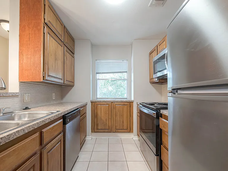 2404 Sycamore Ave #C-1 — Photo 24