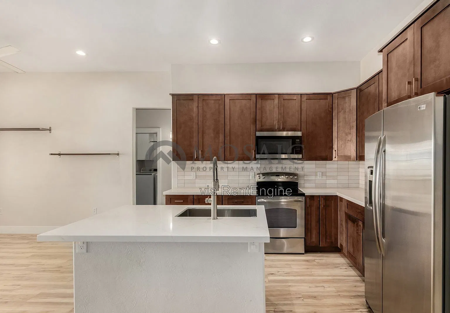 3 bed, 2.0 bath, 1119 sqft, $1,900 — Photo 2