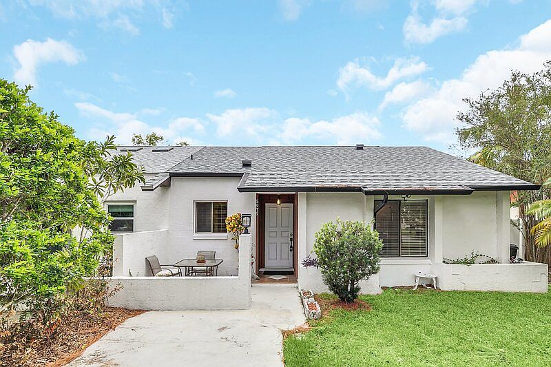 1st image of 5979 Brown Bark Dr #1