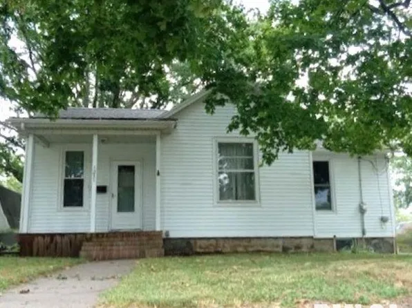 1251 S East St, Jacksonville, IL 62650