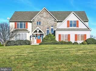 35 Wynshire Ln, Red Lion, PA 17356