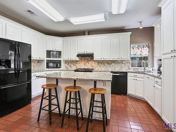 5th image of 3806 N Cedar St